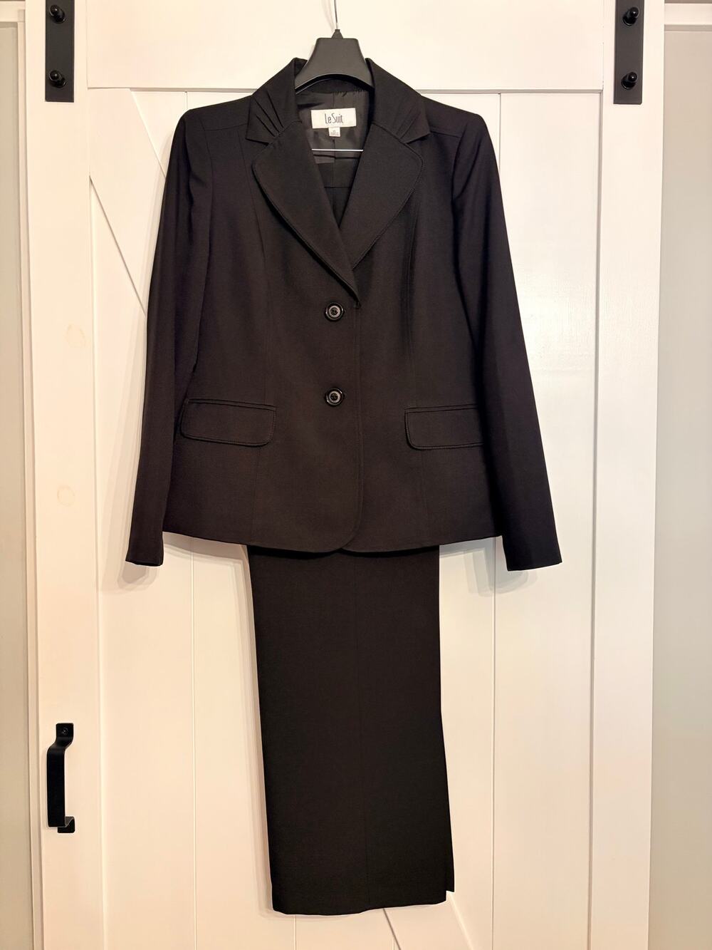 Le Suit Black Career Pant Suit Size 10 Business Professional Office Classic Chic